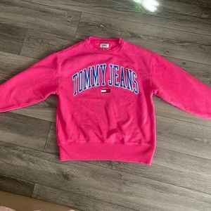 Tommy Hilfiger pink sweatshirt